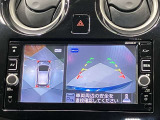 【アラウンドビューモニター】車を上から見下ろしているかのような映像で周囲の状況がひと目で確認、狭い駐車場に駐車するときも安心です♪