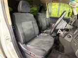 運転席シート廻りは使用感も少なく、良好な状態となっています。丁寧に使われていたことがよくわかりますね。