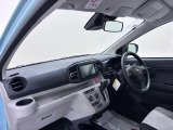 ダイハツのお店では、ダイハツ車を知り尽くしたプロフェッショナルが、専用の診断機器を使って各システムを点検しております。