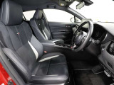 ゆったり室内で運転もしやすいです♪使い勝手の良い配置も考えられています!!
