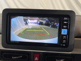 見えづらい車体後方部を映像で映し出してしっかりサポート!難しいバック駐車も安心です♪