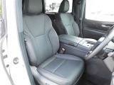 【内装】アルファードの車内です♪もちろん、フロアマットもついてますよ〜!