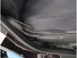 【シートアジャスター】上下調整できるシートアジャスター!運転手にあったドライバーズポジションができますね。