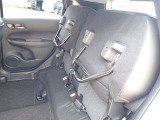 ◆チップアップ&ダイブダウン機構付【ULTR SEAT】は後席座面を左右分割で跳ね上げることができます。トランクで積載できない背の高い荷物をラクラク収納できます。ホンダ車ならではの人気装備です。