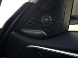 ハーマンカードンのカースピーカーは良質な音を届けると同時に、その先にある車内空間における上質な&ldquo;音楽体験&rdquo;も提供している。