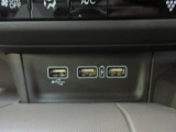 便利な充電用USBジャックも付いています。