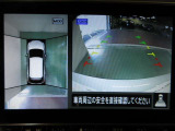 アラウンドビューモニターで車庫入れも空から見ている様に駐車できラクラクです。