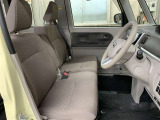 中古車をキレイで気持ちよくお乗りいただけるよう、エンジンルームから、シートを外した洗浄まで、目に見えない部分も徹底的に洗浄しています!