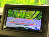 【バックカメラ】駐車時に後方がリアルタイム映像で確認できます。大型商業施設や立体駐車場での駐車時や、夜間のバック時に大活躍!運転スキルに関わらず、今や必須となった装備のひとつです!
