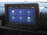 ナビゲーションは純正8インチコネクトナビ(LXM-232VFEi)を装着しております。AM、FM、CD、DVD再生、Bluetooth、フルセグTVがご使用いただけます。初めて訪れた場所でも安心ですね