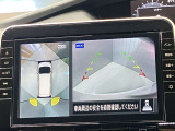 【アラウンドビューモニター】車を上から見下ろしているかのような映像で周囲の状況がひと目で確認、狭い駐車場に駐車するときも安心です♪