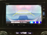 バックでの車庫入れも安心です! リアカメラが付いているバックモニター付のナビを装備しております。操作線もついており距離感も画面から確認できます。