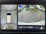 上空から見下ろしているかのように駐車できるアラウンドビューモニター