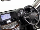 ★使いやすさや安全性を追求したステアリング周り!高級車ゆえにスイッチ類が多いのも特徴ですね!考え尽くされた配置ですぐに使いこなす事が出来ますのでご安心下さい!是非、体感してみて下さい!!