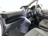 見通しのよいすっきりとした視界で、誰でも運転しやすいです。運転のしやすさは疲れにくさにも繋がりますよ♪
