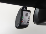 ◆ドライブレコーダー◆映像・音声などを記録する自動車用の装置です。 もしもの事故の際の記録はもちろん、旅行の際の思い出としてドライブの映像を楽しむことができます。