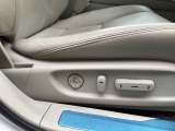 運転席パワーシートは腰の高さも調整できる機能も装備してございます。
