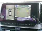 アラウンドビューモニター付きです☆上から見たイメージで駐車出来ますので車庫入れの苦手な方も楽に駐車出来ます♪