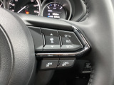 MRCC(マツダレーダークルーズコントロール)は先行車との車間を維持しながら追従走行を行い、長距離でのドライバー負担を軽減させてくれます。