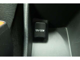 【アクセサリーソケット】12Vのカー用品等の電源供給が可能です。