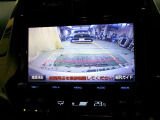 バックモニター搭載で車庫入れ安心!バック中の死角部分がモニターに映し出されるので安全性UP!