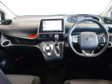 見通しのよいすっきりとした視界で、誰でも運転しやすいです。運転のしやすさは疲れにくさにも繋がりますよ♪
