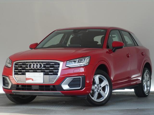 Q2 1.0 TFSI スポーツ 