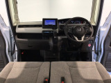 【前方視界】開放的な前方視界!運転がしやすく疲れにくいです♪窓が大きく、見通しがとっても良いおクルマですよ♪