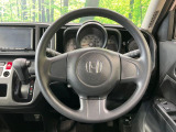 インテリアに合わせたデザインのステアリングは、運転される方のことも考え、運転しやすい形状、大きさです。是非一度、実際に触ってお確かめください。