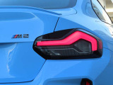 BMWの伝統的なヘッドライト・デザインは『コロナ・リング』と言われる左右4灯ヘッドライトをモチーフにしています。キドニーグリルと相まって、ひと目でBMWだとわかるデザインになっています。