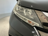 LEDヘッドライトは、点灯の瞬間から最大光量を発揮し、突然暗くなるトンネルなどでの安定感を高めます。