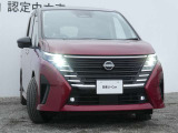 アダプティブLEDヘッドライト。フロントカメラで前方の状況を検知し対向車や先行車に眩しい思いをさせることなく必要なところだけを遠くまで照射します。