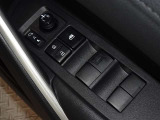 電動格納式ドアミラー・パワーウインドウを装備しています。