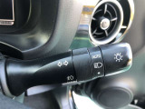 周囲の明るさに応じて自動でヘッドライトの点灯・消灯ができる機能です。トンネル通過時にライトの付け忘れ・消し忘れが無くなり雨の日や夕方の走行も安心・安全ですね♪