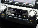 使いやすいフルオートエアコン♪運転席&助手席にはシートヒーターを装備♪