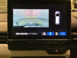 バックでの車庫入れも安心です! リアカメラが付いているバックモニター付のナビを装備しております。バンパーについているソナーや、操作線もついており距離感も画面から確認できます。