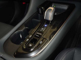電動パーキングブレーキ・ブレーキホールドを装備してます。ホールド機能は信号待ちが多い一般道で疲労軽減になり、大好評です!