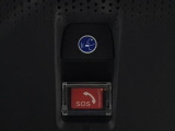 Honda CONNECTが安心快適なカーライフを実現します。万一の時も緊急通報ボタンやトラブルサポートボタンで24時間365日お客様をサポート。大事なお車の盗難やいたずらなどにも対処します。