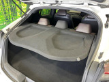 【トノカバー】デッキに積み込んだ荷物を雨風や盗難のリスクから守るトノカバーを装備。気兼ねなく荷物を積み込んでお使いいただけます。