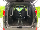 普段のお買い物や通勤、送迎等に十分な荷室スペースを確保しております。セカンドシートを倒すと、大きな荷物の積載も可能です♪