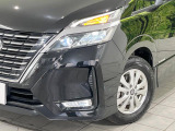 【LEDヘッドライト】悪天候や夜間走行時も良好な視界を確保し安心して運転できる高輝度LEDヘッドライトを装備!点灯速度が早く、消費電力も抑えられています。