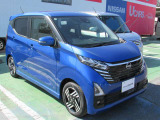 ご愛用車にはボディのガラスコ-ティングをお勧めします。強固なガラス被膜とフッ素化合物被膜を形成することで汚れをつきにくくし、輝きを保護致します。