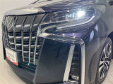 消費電力も少なく寿命も長いのがLEDの特徴。HIDのような点灯のタイムラグもなくパッと明るくなるのも特徴のひとつです。