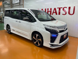 右前から。メーカーオプションのモデリスタエアロ装着車です。
