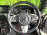 【純正革巻きステアリング】上質な革を使用することで、手にしっかり馴染みとても運転しやすいハンドルです♪