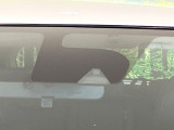 【エマージェンシーブレーキ】走行中に前方の車両等を認識し、衝突しそうな時は警報とブレーキで衝突回避と被害軽減をアシスト。より安全にドライブをお楽しみいただけます。