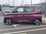 当店は照明・屋根付きスペースございますので雨天時も安心して現車確認が可能です。