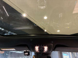 車両は屋内展示しておりますので天候に関係なくごゆっくりコンディションご確認頂けます。車両を倉庫へ保管している場合が御座いますのでご来店前に在庫確認頂けると幸いです。TEL072-784-8800