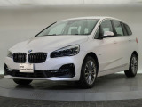 BMWのお車は、走行の安定性とコーナリングの良さを追求し、思い通りにハンドルの操作可能です。試乗車もご用意しておりますので、ぜひ&ldquo;駆け抜ける歓びをご体感ください!