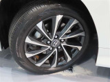 タイヤサイズは205/55R17.純正アルミホイール付き!